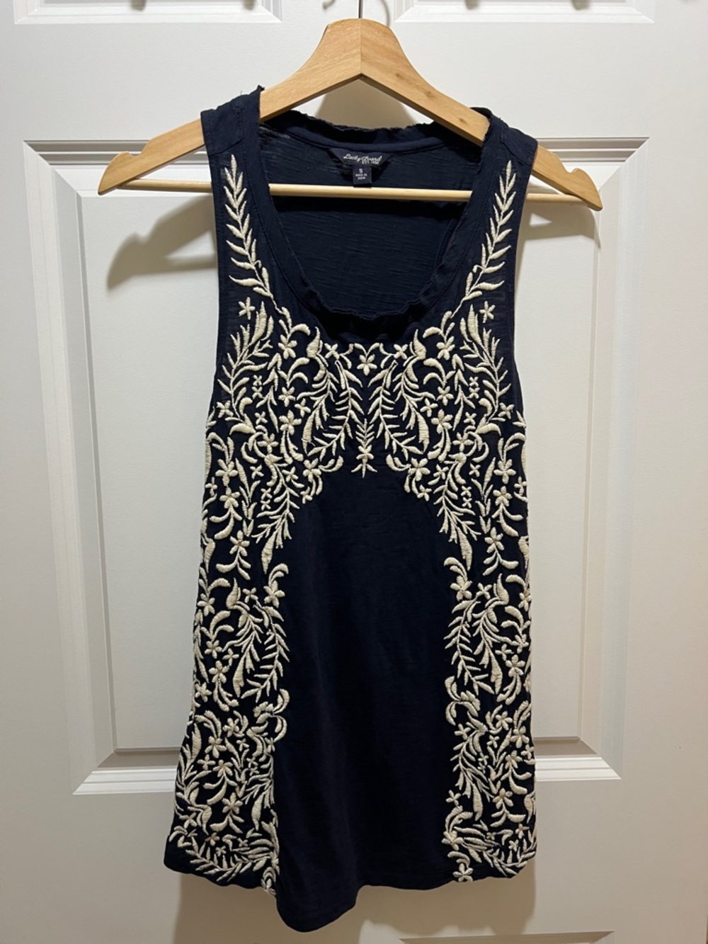 Lucky Brand Women's Navy Embroidered Tank Top -Small